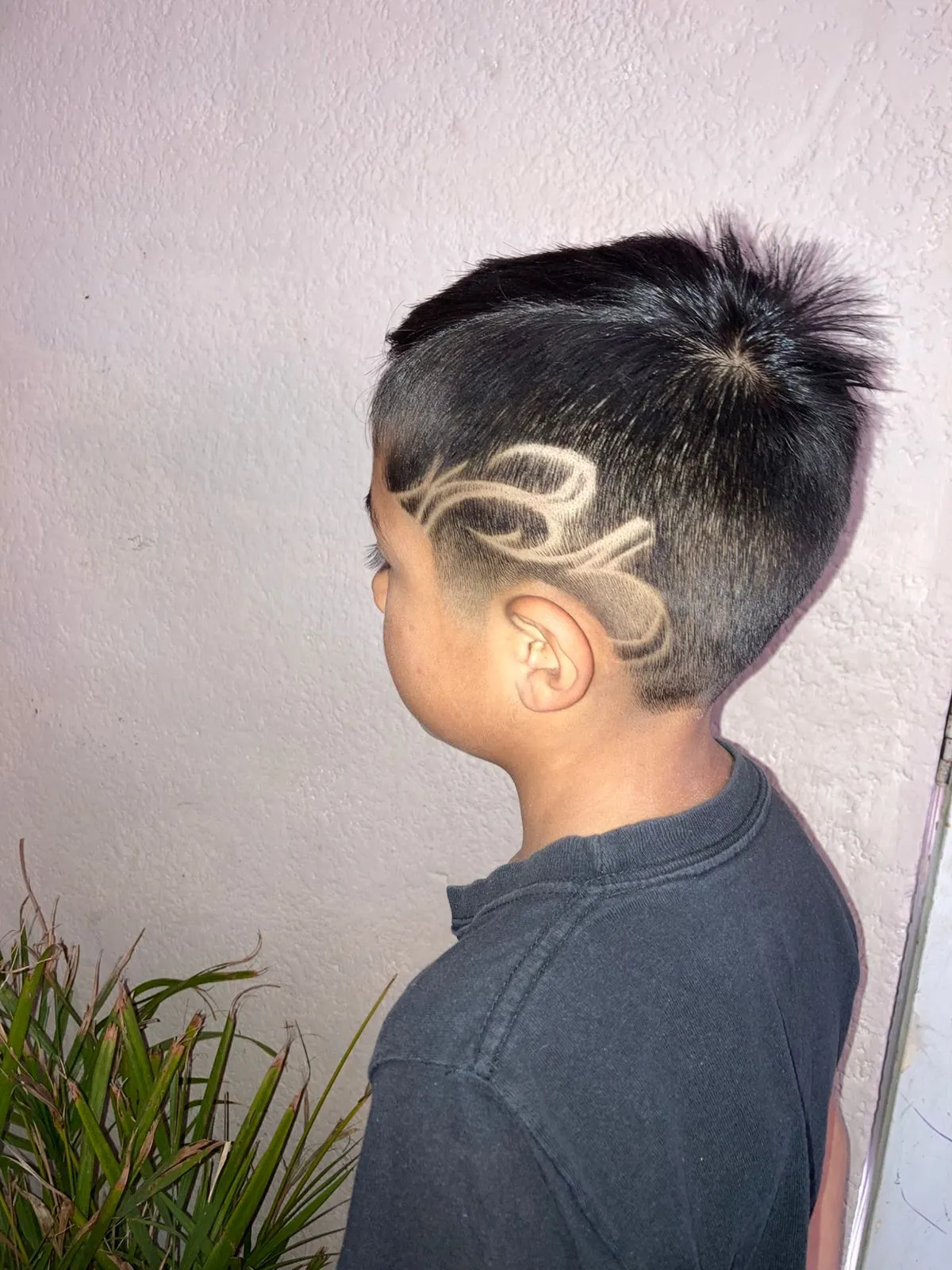 Corte con diseño lateral — The OneBarber Shop